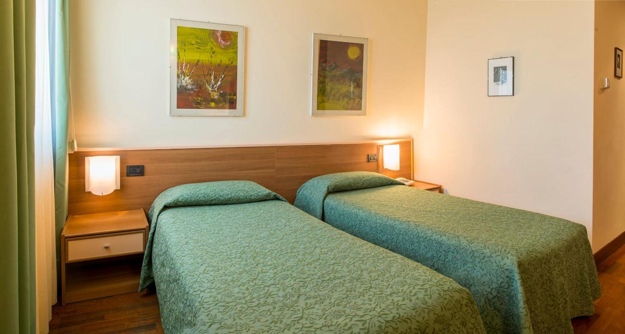 Hotel Torresi Potenza Picena Kamer foto