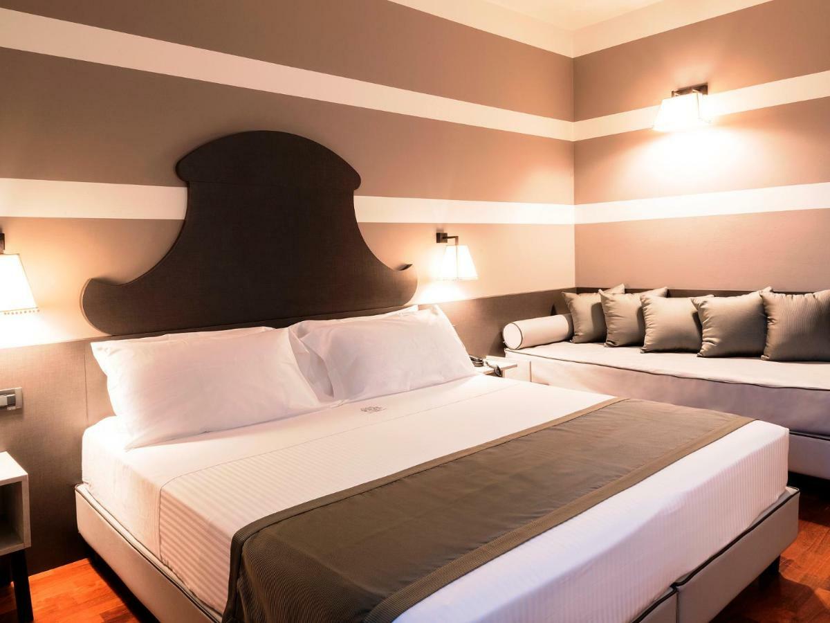 Hotel Torresi Potenza Picena Buitenkant foto